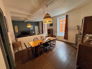 Dining - Vrbo Property (Pau)
