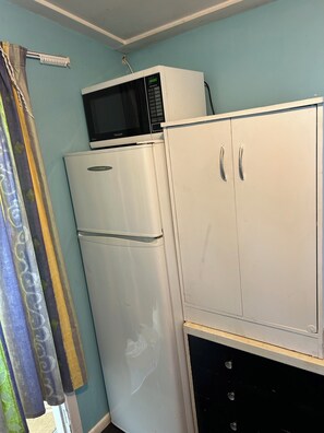 Private kitchen - Most Affordable Guesthouse in Hamilton? (Hamilton)