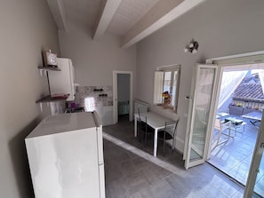 Interior - Domus D'Appari (L'Aquila)
