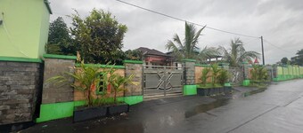 Gorgeous 3-bedroom villa in cool Wonosobo for relaxing stays