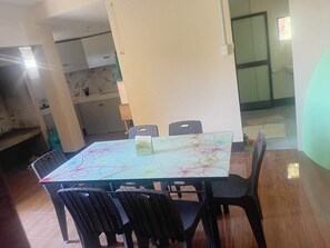 Dining - Home stay VILLA in MOALBOAL (Moalboal)