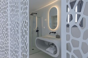 Shower, hair dryer, towels - Dream Baby with Private Pool (Mykonos)