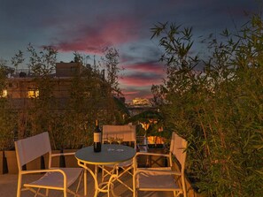 Outdoor dining - AthensView Bird’s Eye Penthouse with Acropolis view (Athina)