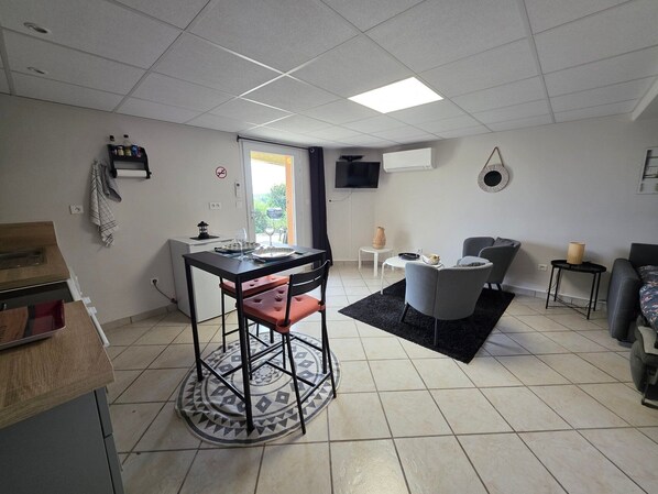Interior - Logis Hippolyte Apartment (Saint-Hippolyte)