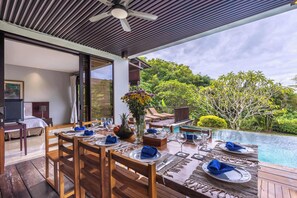 Outdoor dining - O'hare Villa  (Jimbaran)