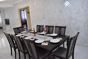 Dining - Villa Mont Choisy in a luxurious surroundings - Brighthelm Villas. (Grand Baie)