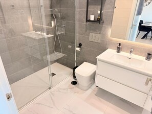 Shower, hair dryer, towels - Apartment TM lagoons Village 141 (Torrevieja)