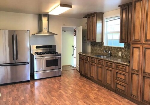 Charming 2-bedroom house in beautiful San Mateo perfect for relaxing