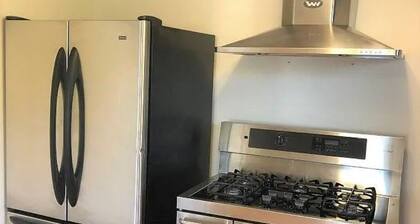 Charming 2-bedroom house in beautiful San Mateo perfect for relaxing