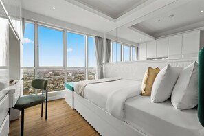Apartment, 3 Bedrooms, City View | Desk, laptop workspace, iron/ironing board, free WiFi - Narel by Kozystay - Kuningan (Jakarta)