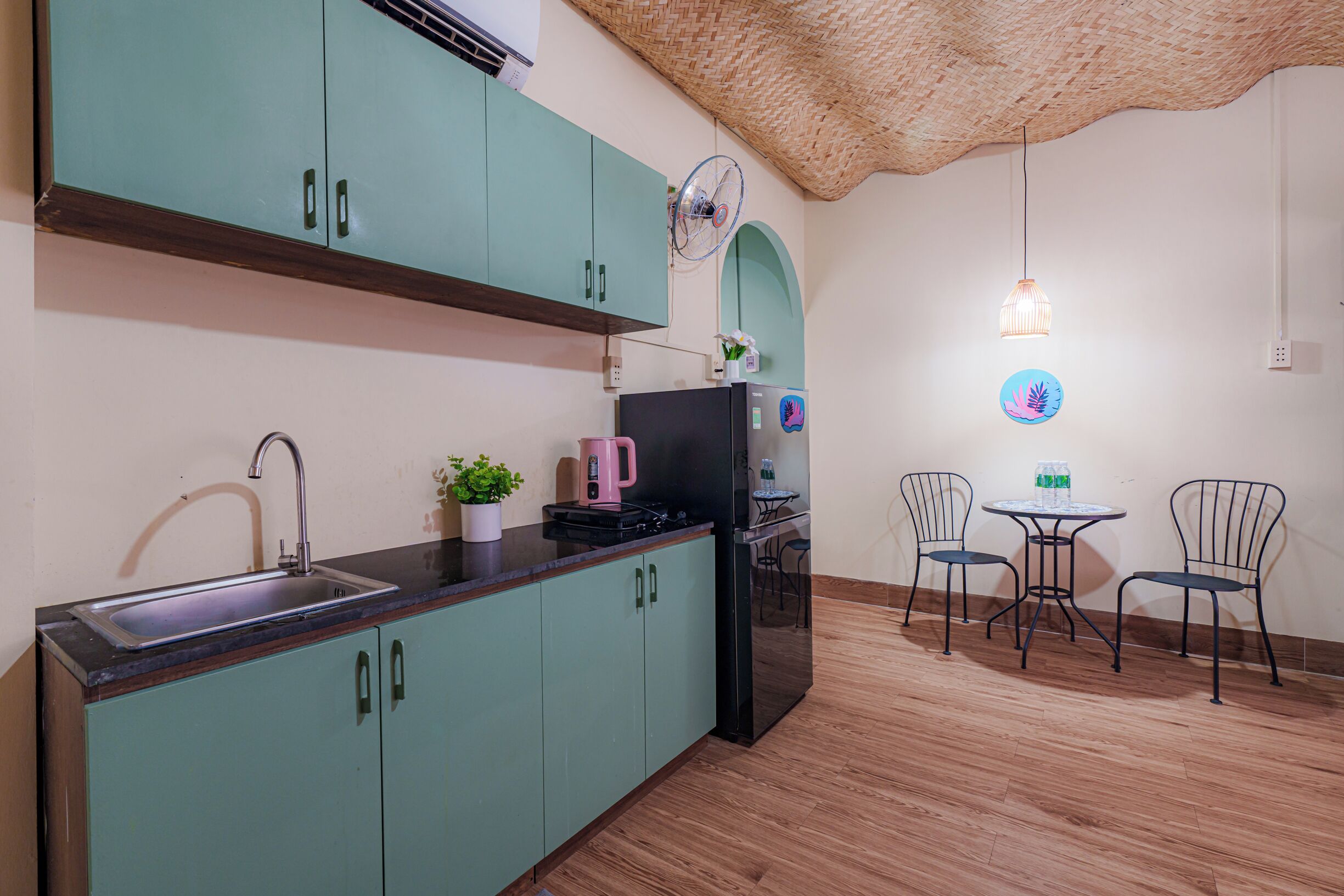 Fridge, microwave, stovetop, electric kettle
