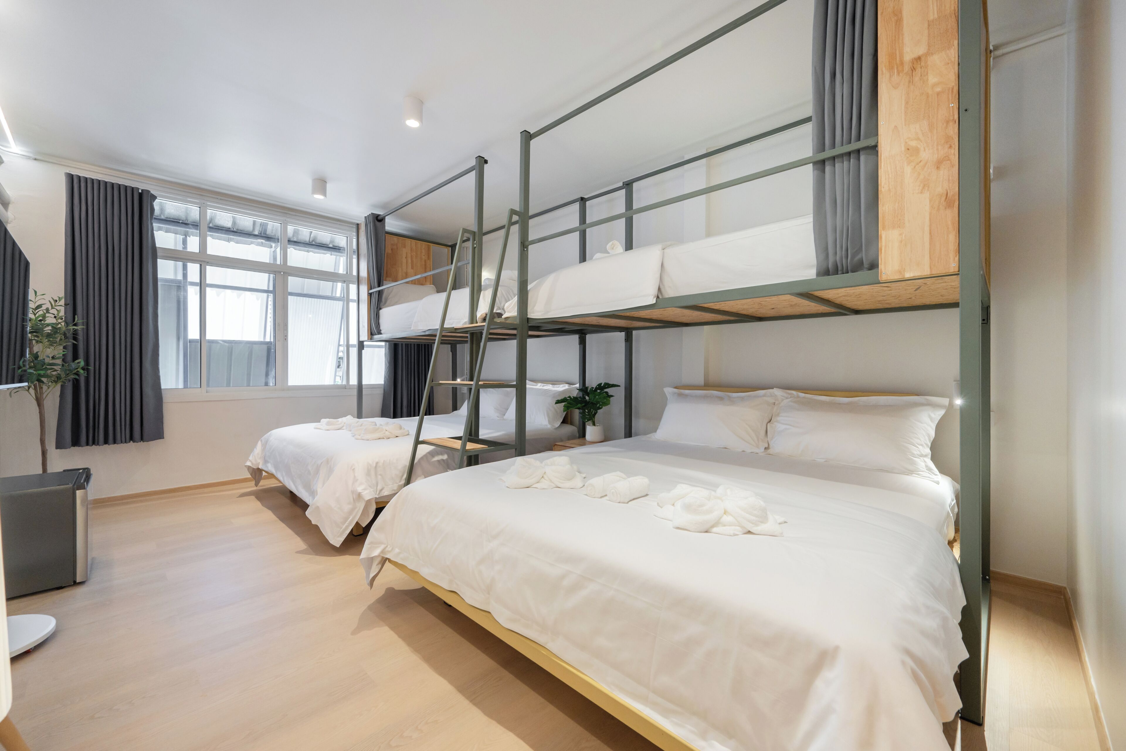 Family Room, Non Smoking | Blackout curtains, free WiFi, bed sheets