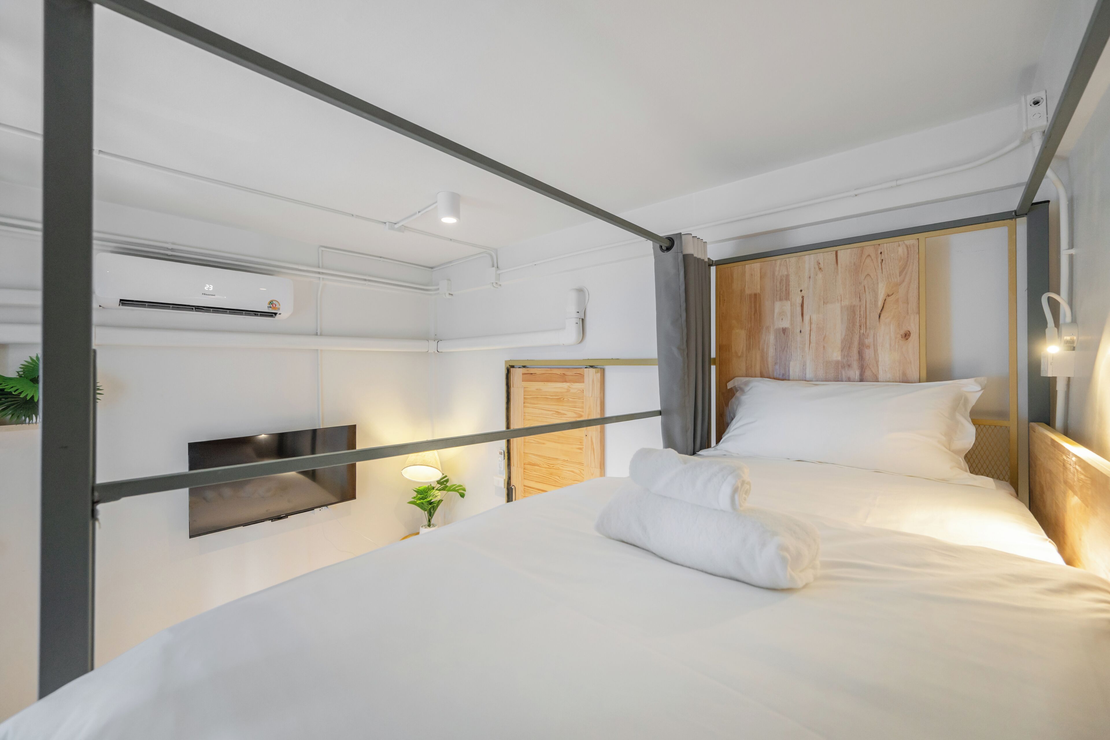 Standard Triple Room | Blackout drapes, WiFi (free), bed sheets