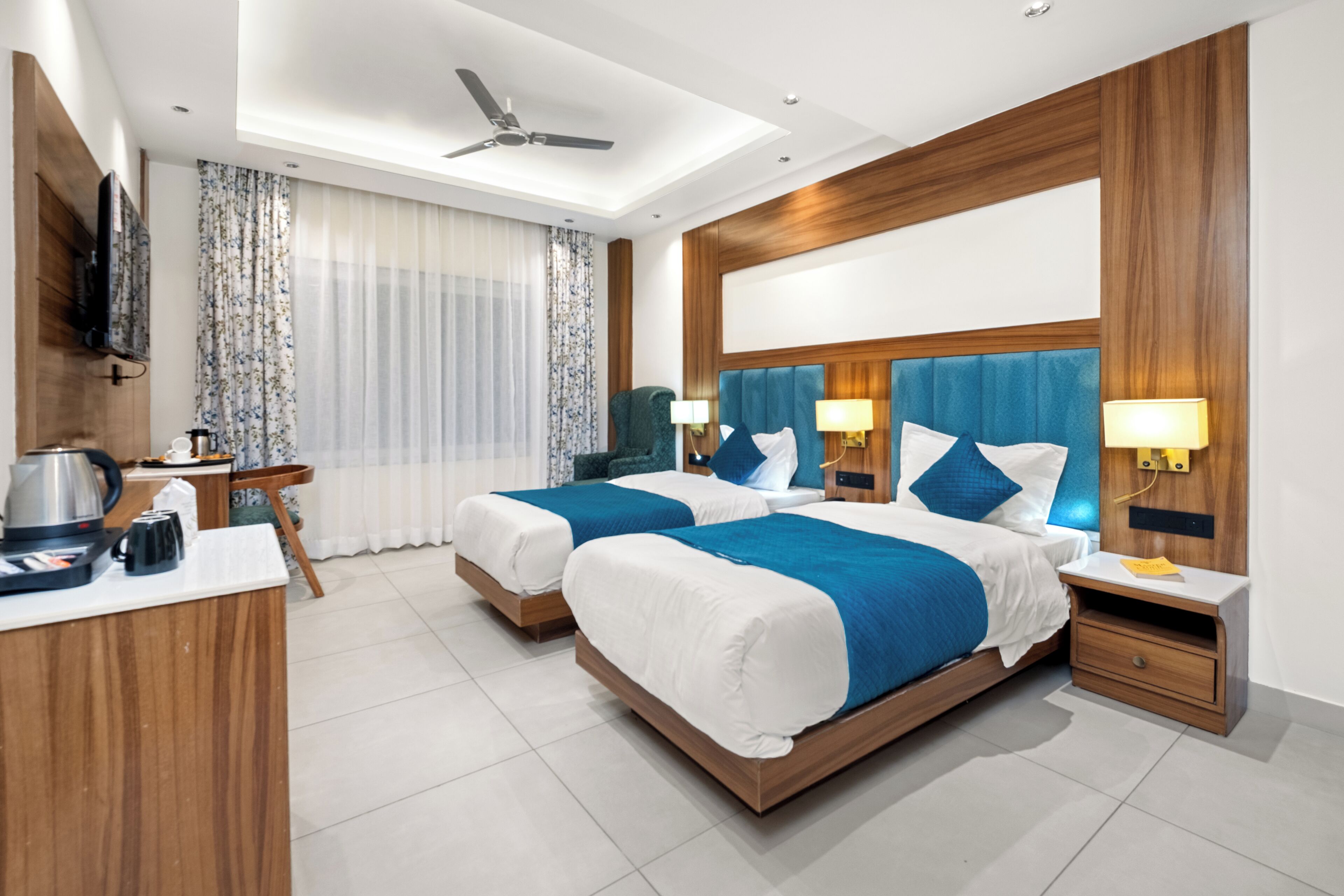 Superior Twin Room, City View