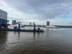 Marina - cosy 1bed perfect for family and contractors (Woolwich, London)