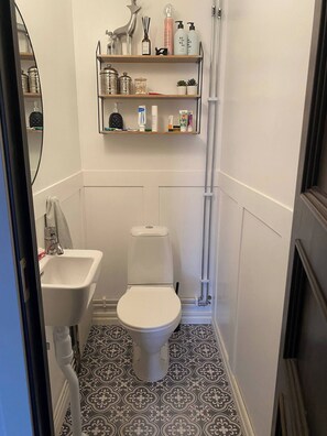 Shower - Small Swedish home in Enköping (Bergvreten-Fanna-Korsängen)