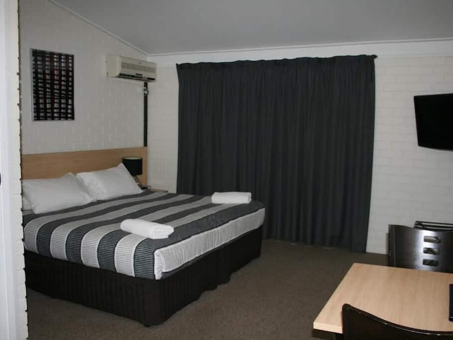 Chambre Double Standard, patio | Fer et planche Ă repasser, Wi-Fi gratuit