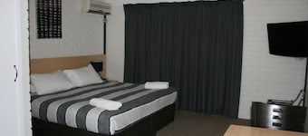 Plains Motor Inn