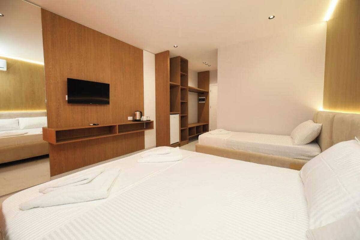 Comfort Room | Free WiFi