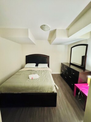 2 bedrooms, Internet, bed sheets, wheelchair access