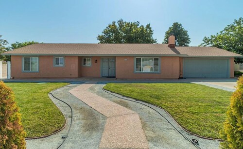 Perfect 5-bedroom house in awesome Madera for your getaway