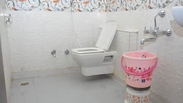 Shower, towels, soap, shampoo