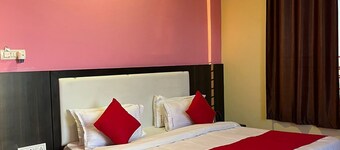 Hotel Fun N Food