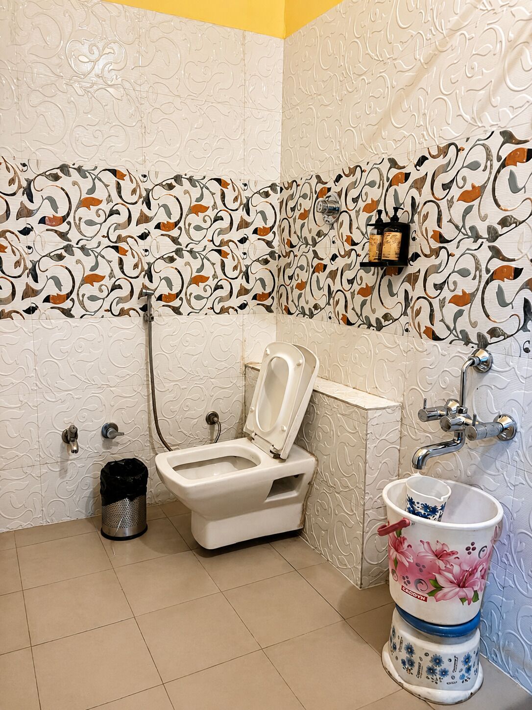 Shower, towels, soap, shampoo