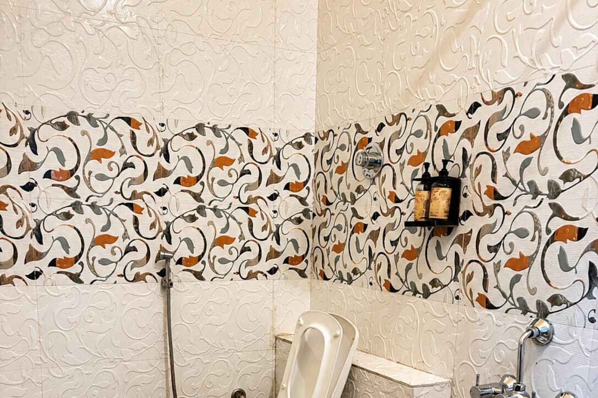 Shower, towels, soap, shampoo