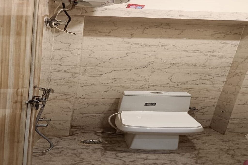 Deluxe Double Room | Bathroom | Shower, soap, shampoo