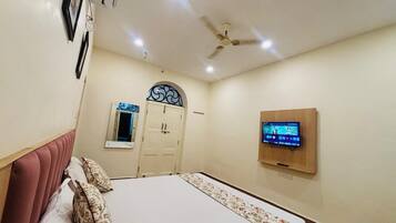Classic Double Room | Free WiFi