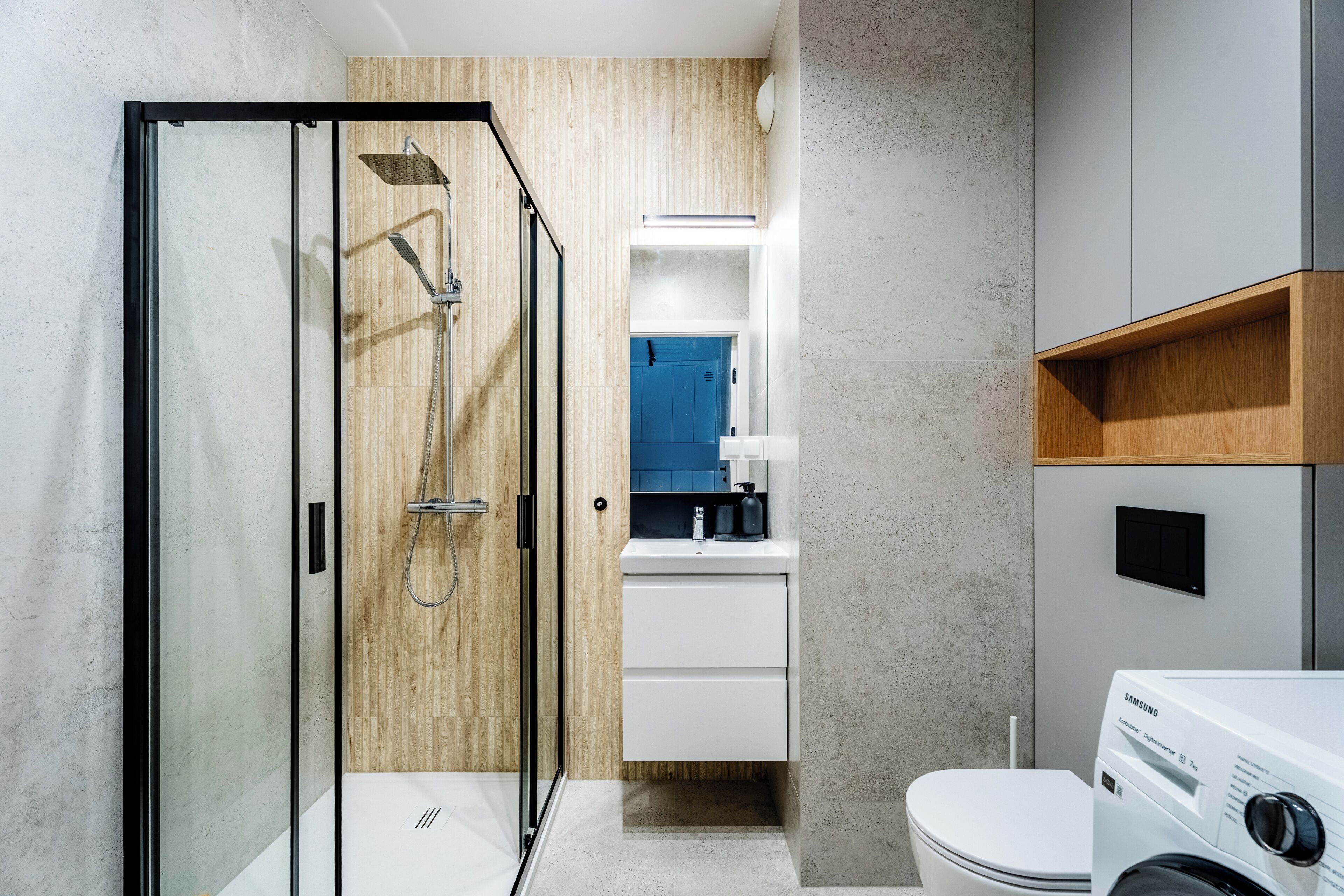 Apartment, Balcony | Bathroom