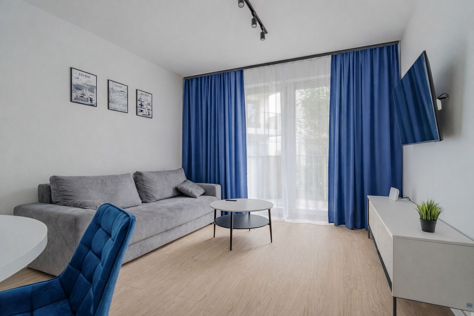 Apartment, Balcony | Living room