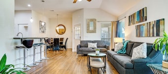Modern Home Near DFW: Work, Play + Relax!