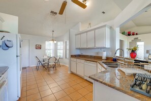 Fridge, microwave, stovetop, dishwasher