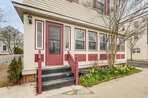 Exterior detail - Steps to Shore & Boardwalk! Ocean Grove Getaway (Ocean Grove)