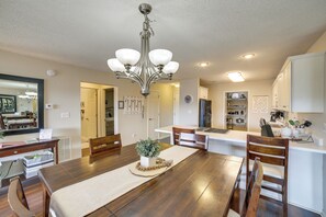 Dining - Pool Access! 2-Unit Escape at Pointe Royale Resort (Branson)