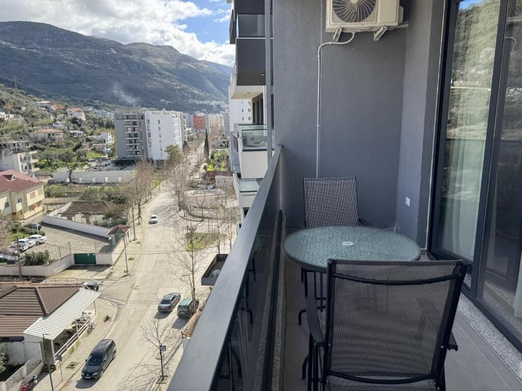 Deluxe Apartment, Balcony, Mountain View | Outdoor dining