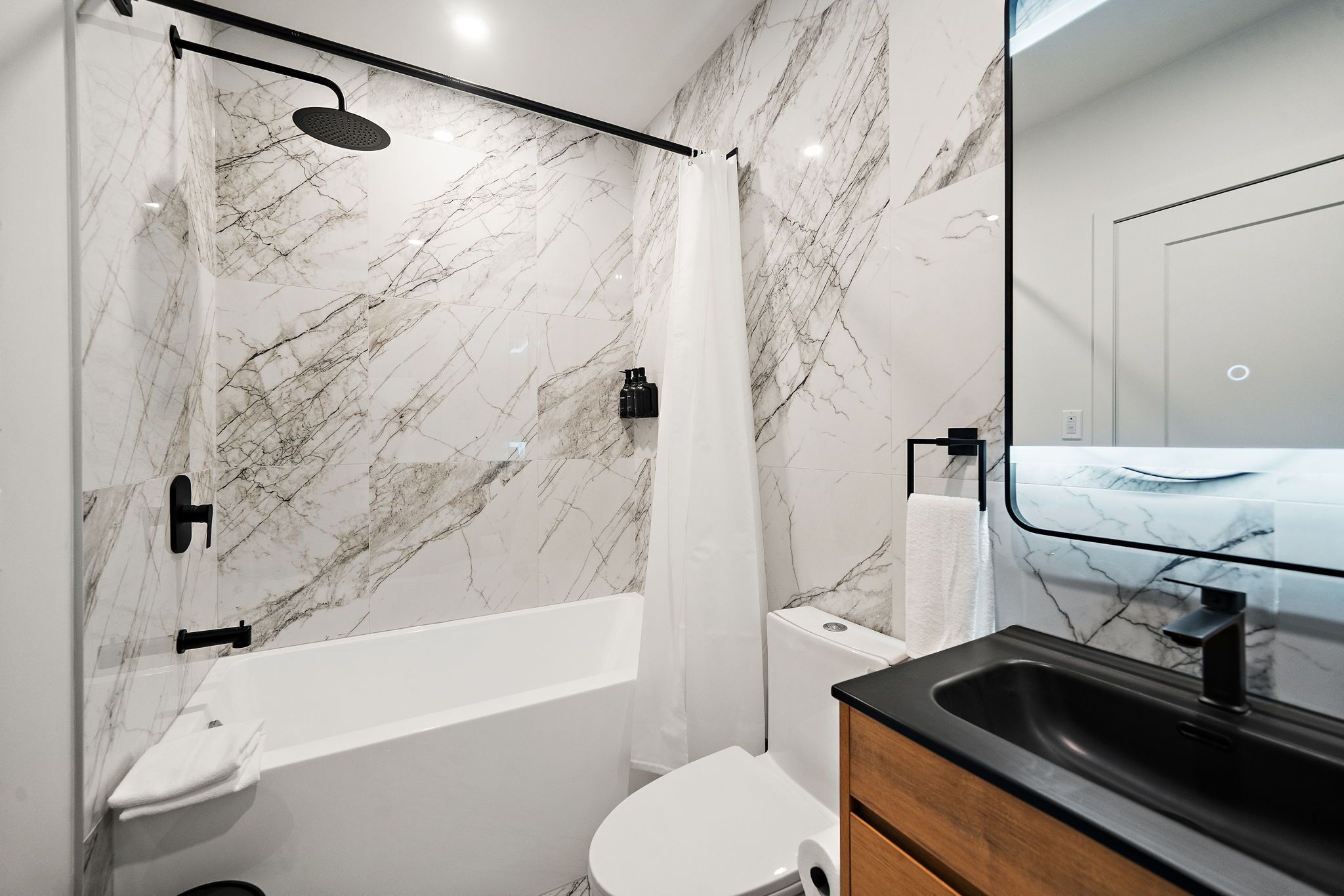 Exclusive Apartment, 1 Bedroom | Bathroom | Hair dryer, towels, soap, shampoo