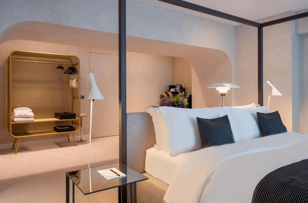Suite, City View