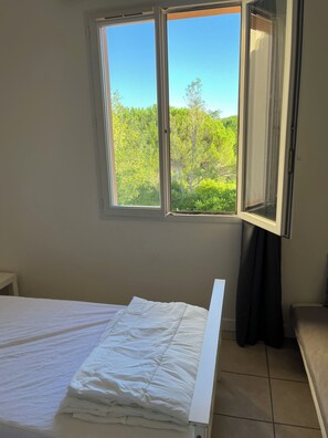 1 habitación y ropa de cama 
