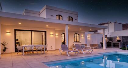 Casa Malvasía • Pool • 900M from the beach • LVH