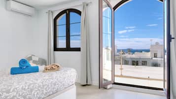 In-room safe, desk, iron/ironing board, travel cot