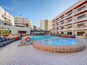 Pool - St Paul’s Bay Apartment with Pool | Sleeps 4 (San Pawl il-Baħar)