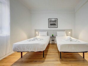 Bureau, Wi-Fi, draps fournis
