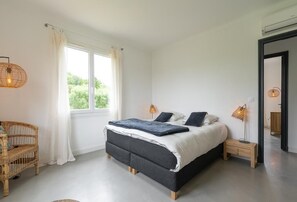 Room - Vrbo Property (Saint-Tropez)