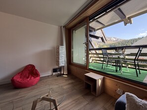 Interior - Studio Mountain chic resort center (Le Lioran)