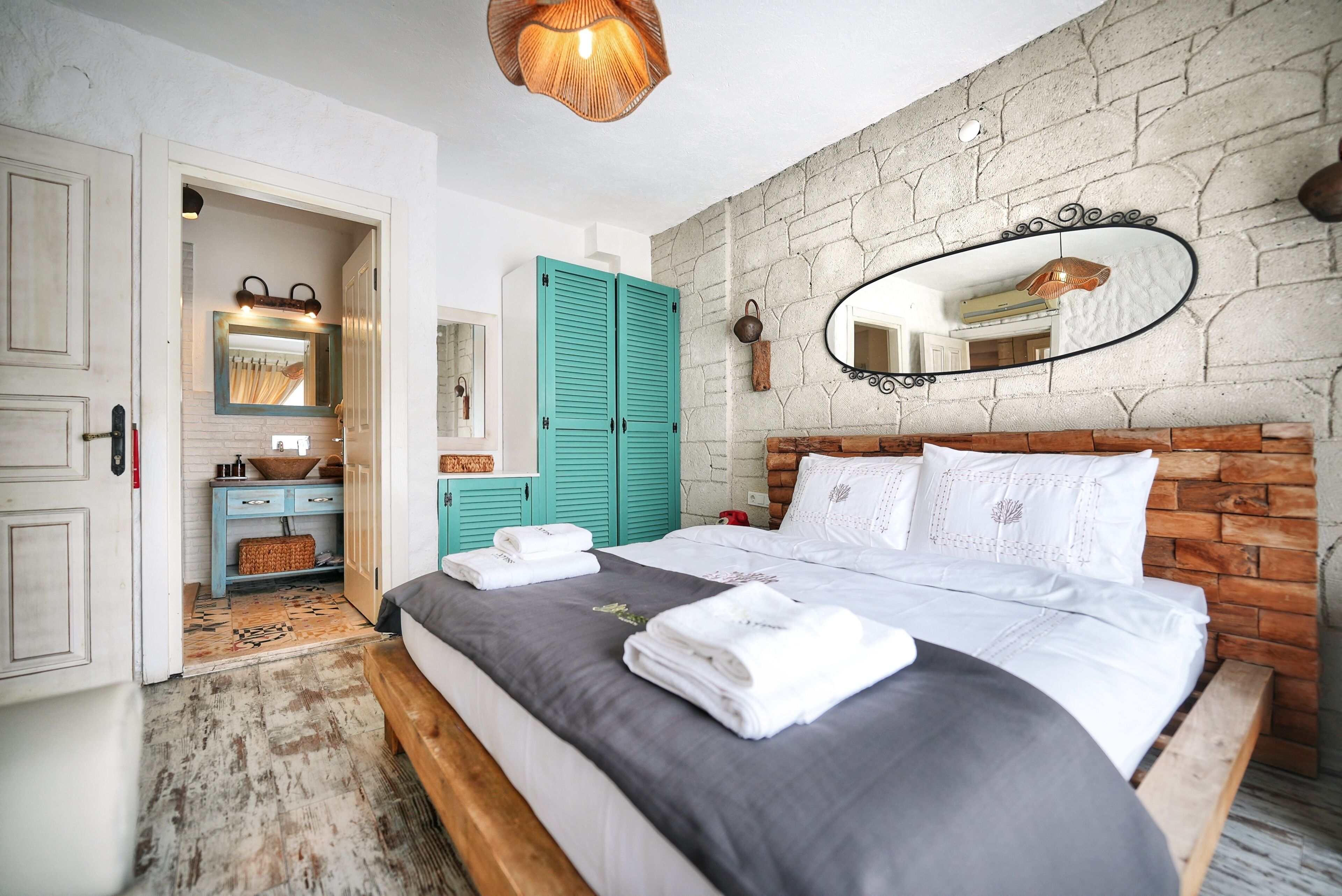 Deluxe-Doppelzimmer, Stadtblick | Zimmersafe, kostenloses WLAN