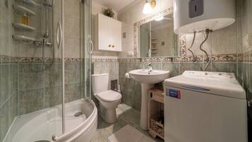 Appartement, balcon, vue montagne | Salle de bain