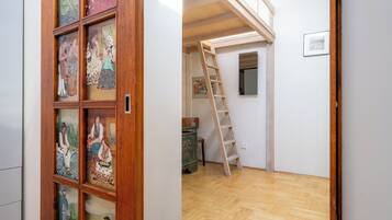 Apartment, Balcony, Mountain View | Interior